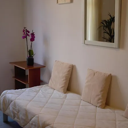 Marylee's Old Town Standard Adults Only Hotel apartamentowy 3*