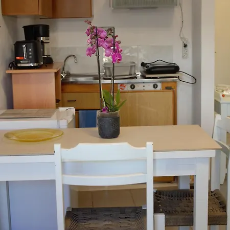 Marylee's Old Town Standard Adults Only Lejlighedshotel 3*